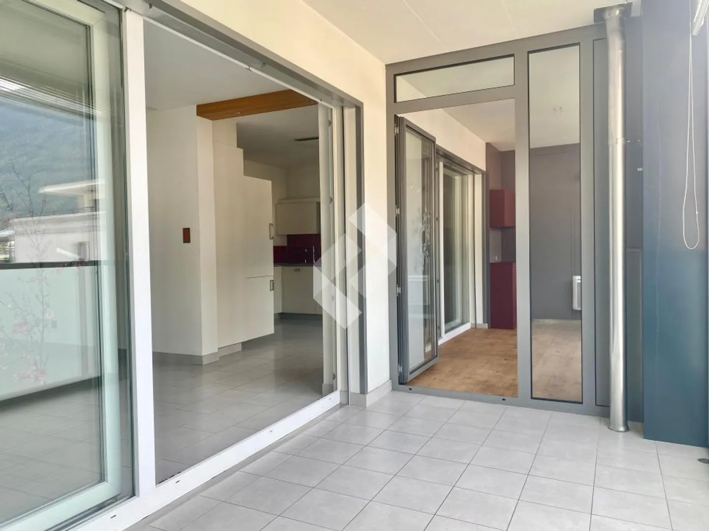 Geräumige 4.5-Zimmer-Wohnung in Martigny, begehrtes Viertel und repräsentatives Gebäude - Foto 3 von 13