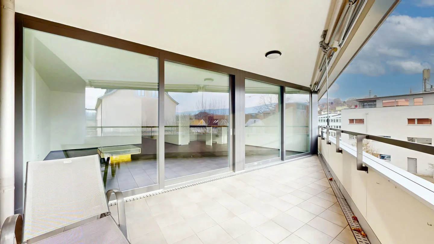 Modern 3.5-room apartment with balcony and parking space - Photo 13 of 15