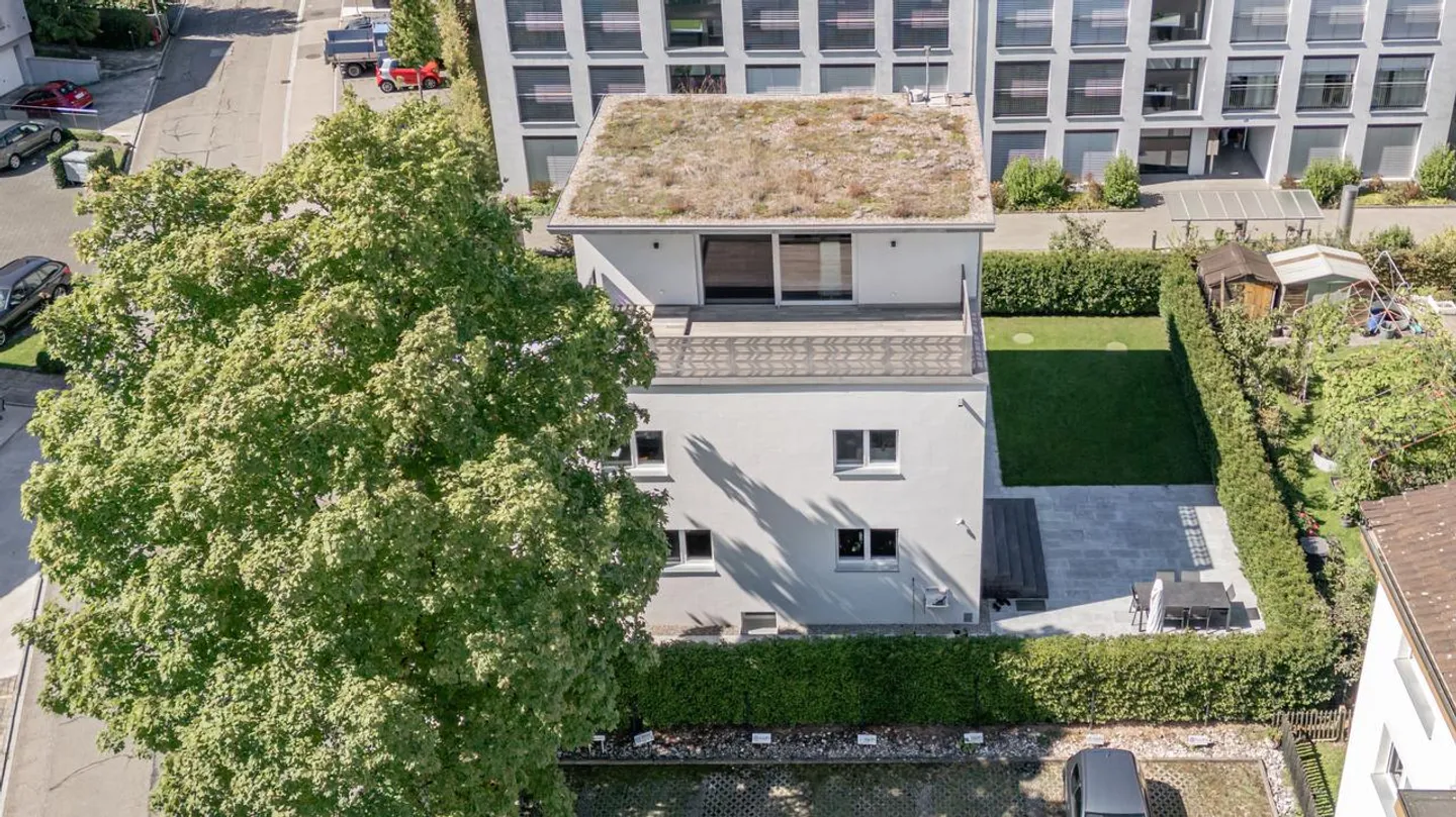 Luxuriöses 6.5-Zimmer-Einfamilienhaus mit Hobbyraum und Garage - Photo 12 of 13