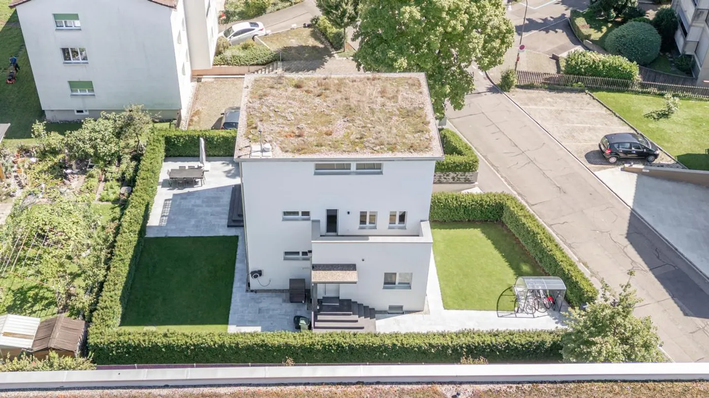 Luxuriöses 6.5-Zimmer-Einfamilienhaus mit Hobbyraum und Garage - Photo 13 of 13
