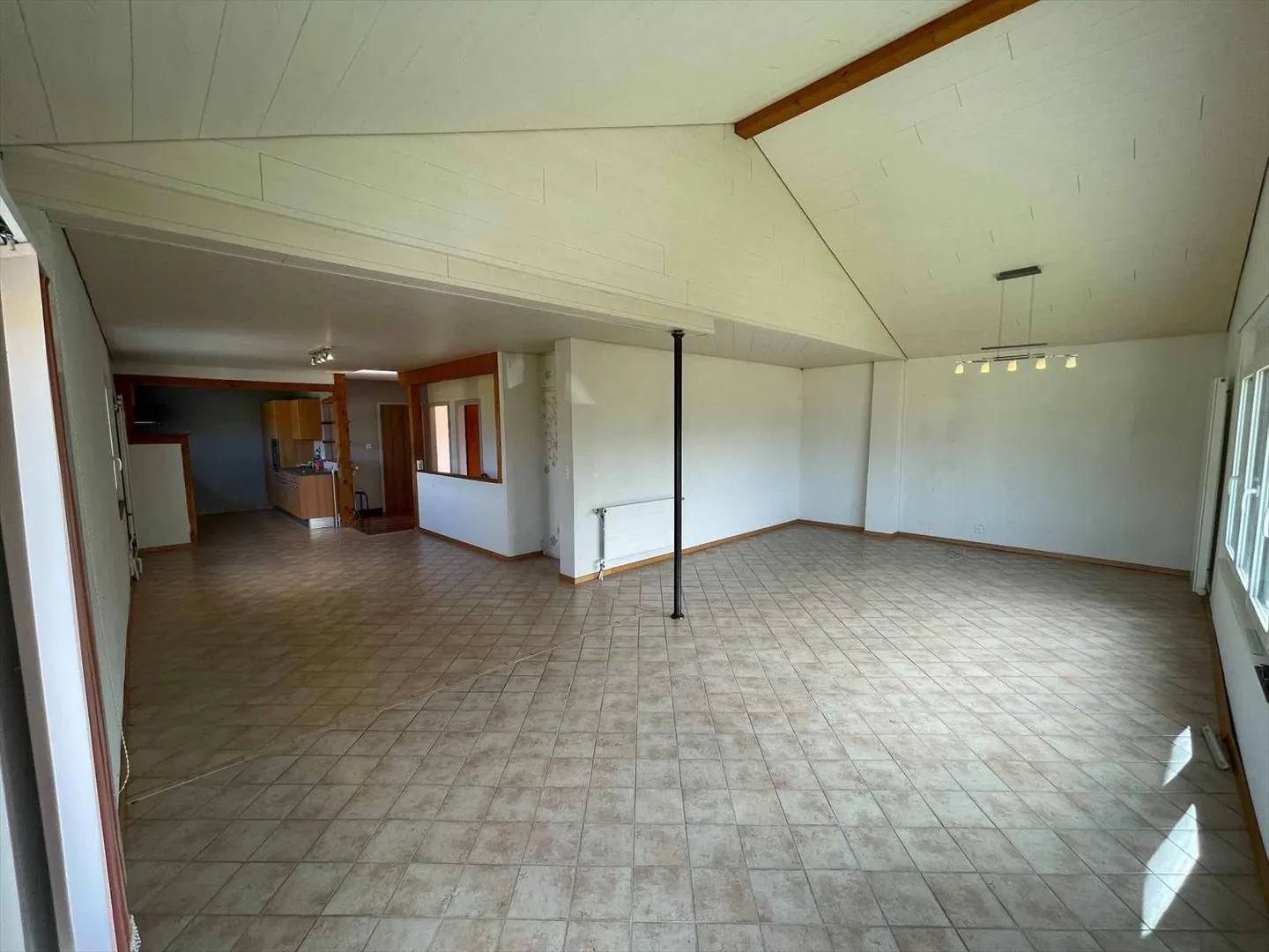 YVERDON-LES-BAINS - PRÄCHTIGE VILLA NAHE DEM STADTZENTRUM - Foto 5 von 9