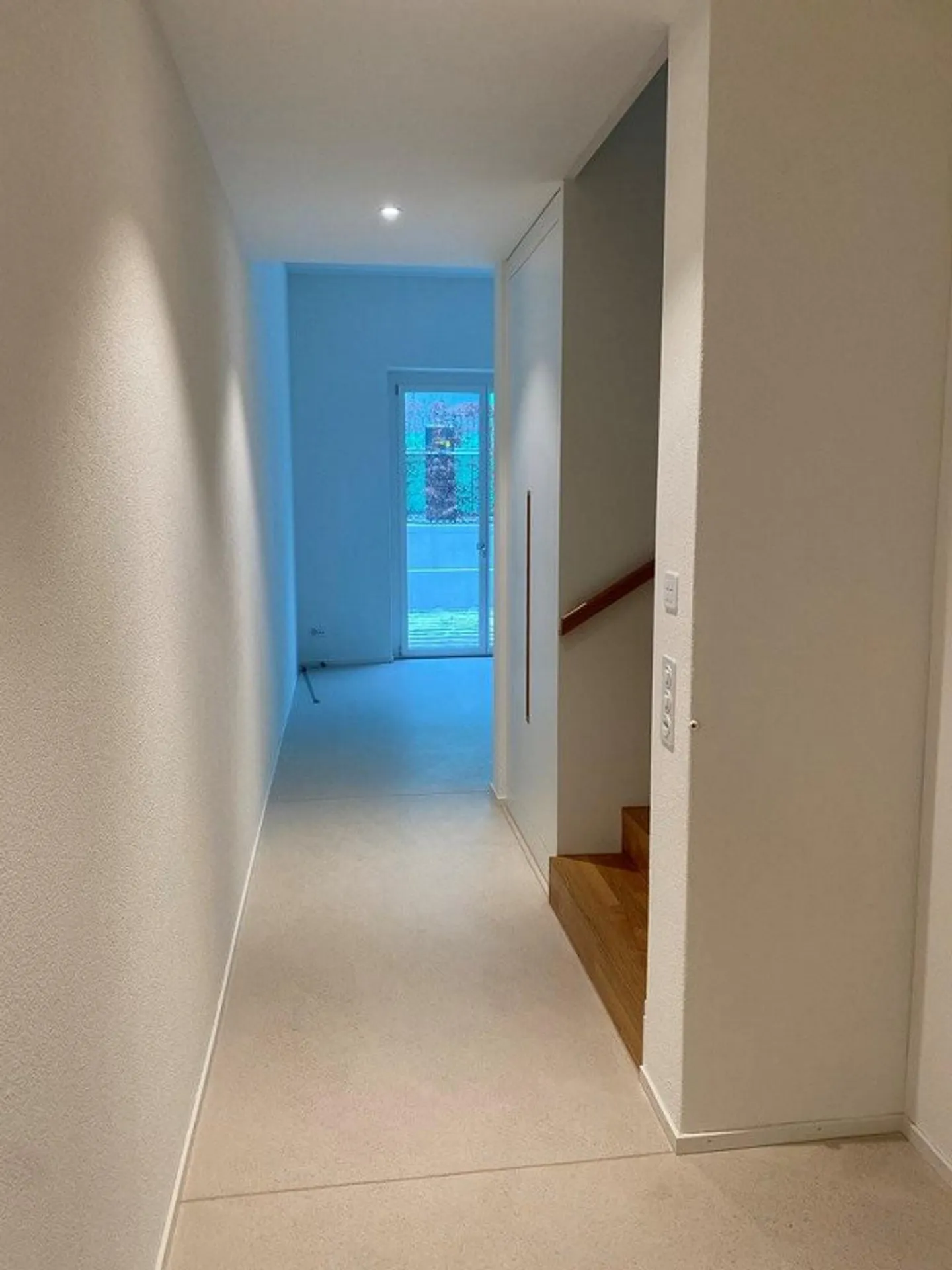 Bright and Cozy 3.5-Room Maisonette Apartment by the Limmat - Photo 2 of 8