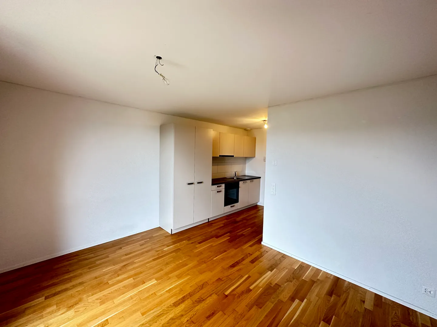 Flat rate charges and wifi included - Photo 1 of 5