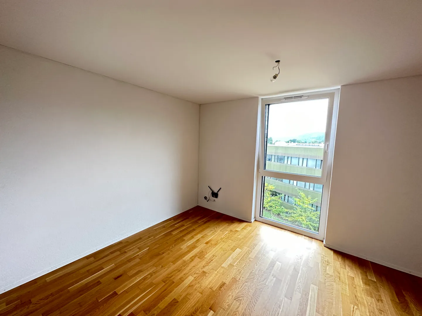 Flat rate charges and wifi included - Photo 4 of 5