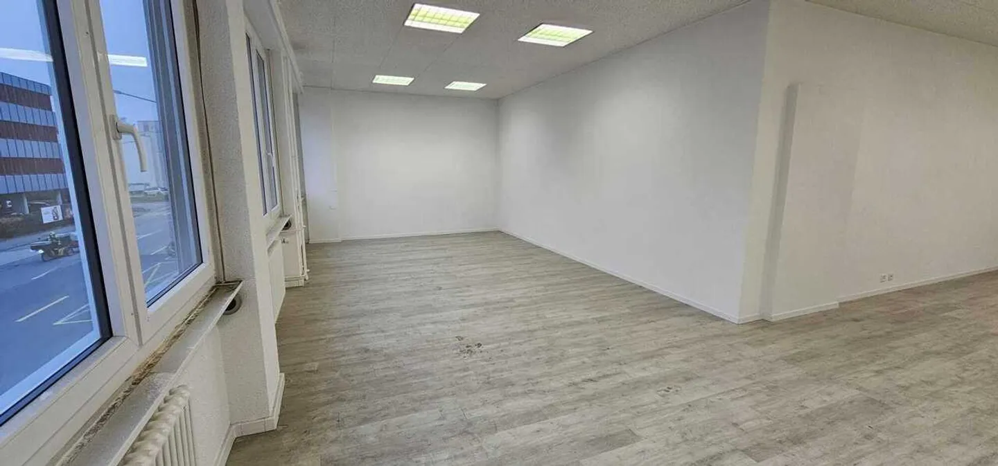 Gewerbefläche zu Vermieten - Foto 3 von 4