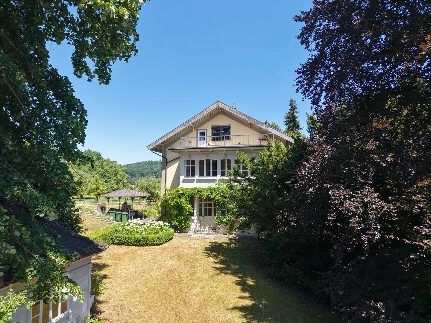 Historische Villa mit atemberaubendem Blick - Foto 3 von 16