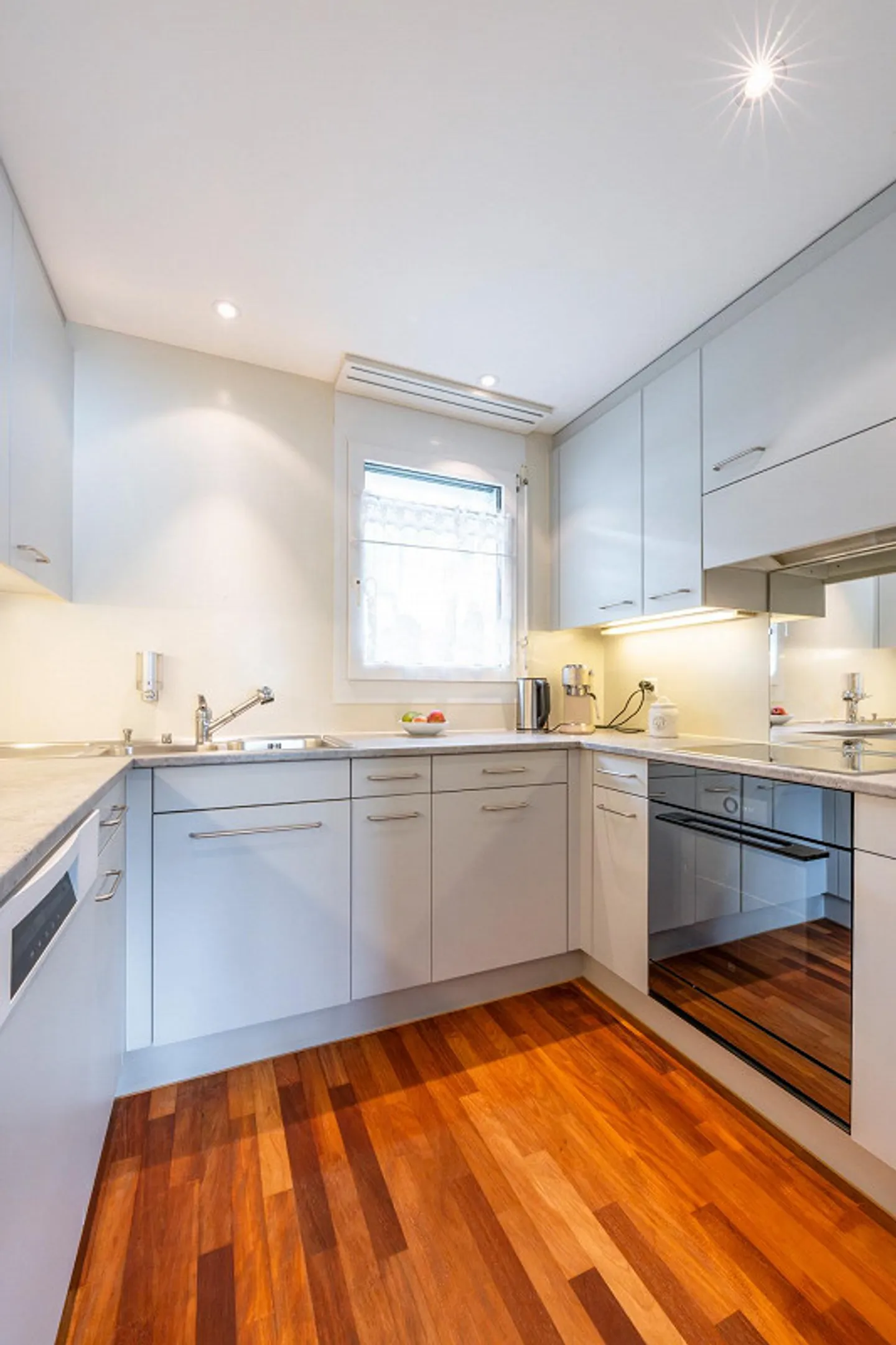 4.5 Room Apartment + 1.5 Room Studio - Photo 7 of 13