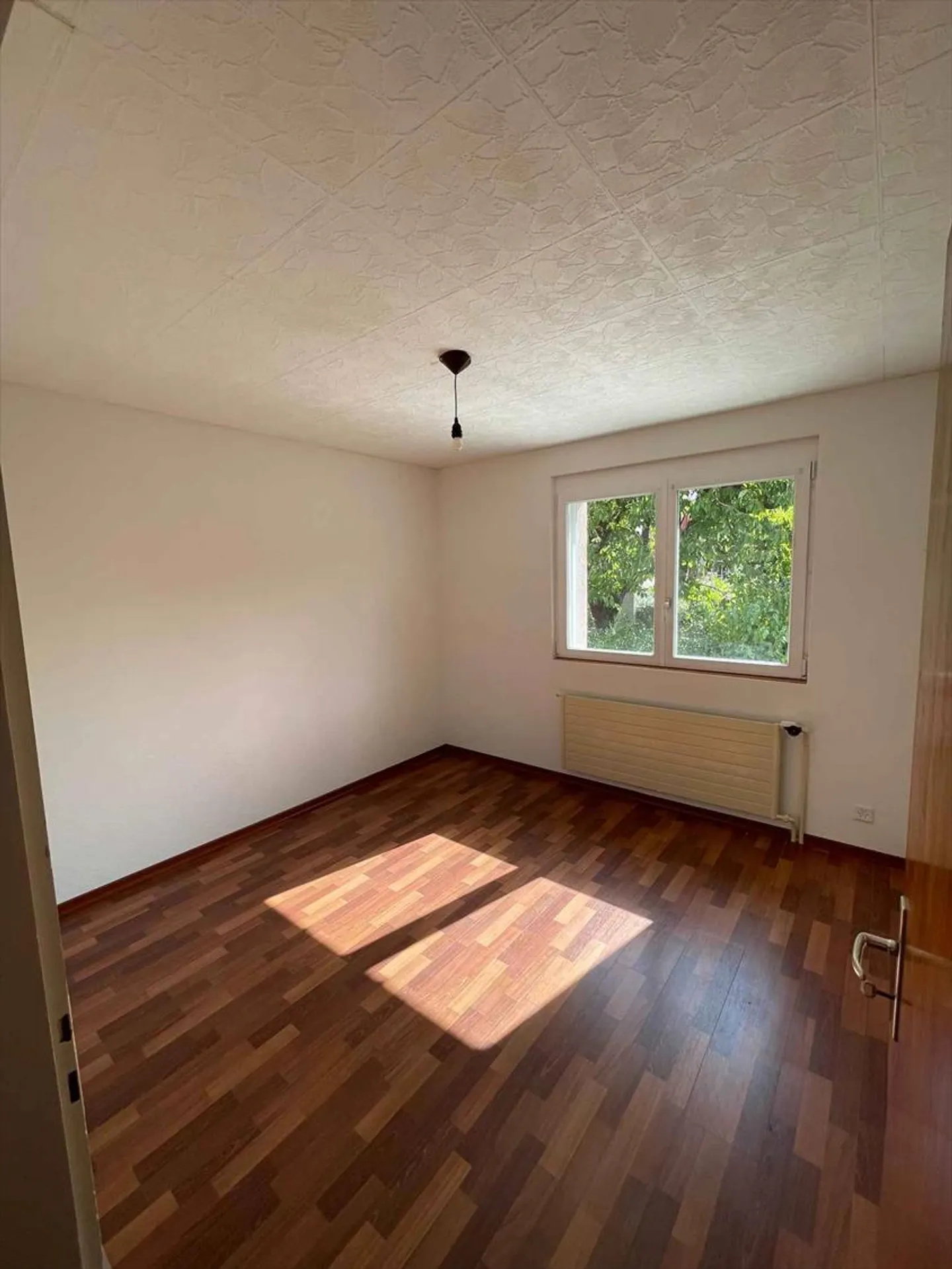 YVERDON-LES-BAINS - PRÄCHTIGE VILLA NAHE DEM STADTZENTRUM - Foto 6 von 9