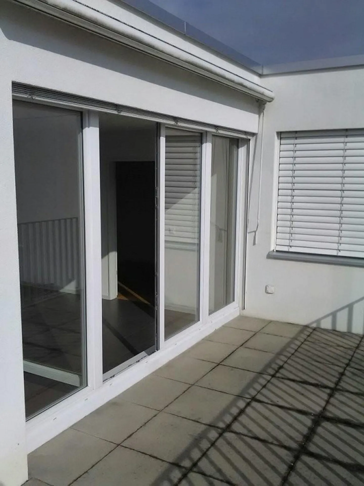 Appartamento attico moderno in periferia - Foto 2 di 10