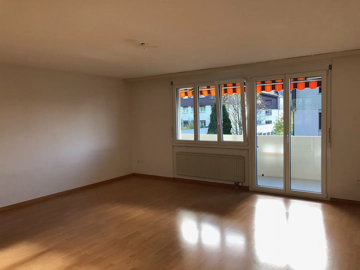 Sunny Family Apartment - Photo 4 of 9