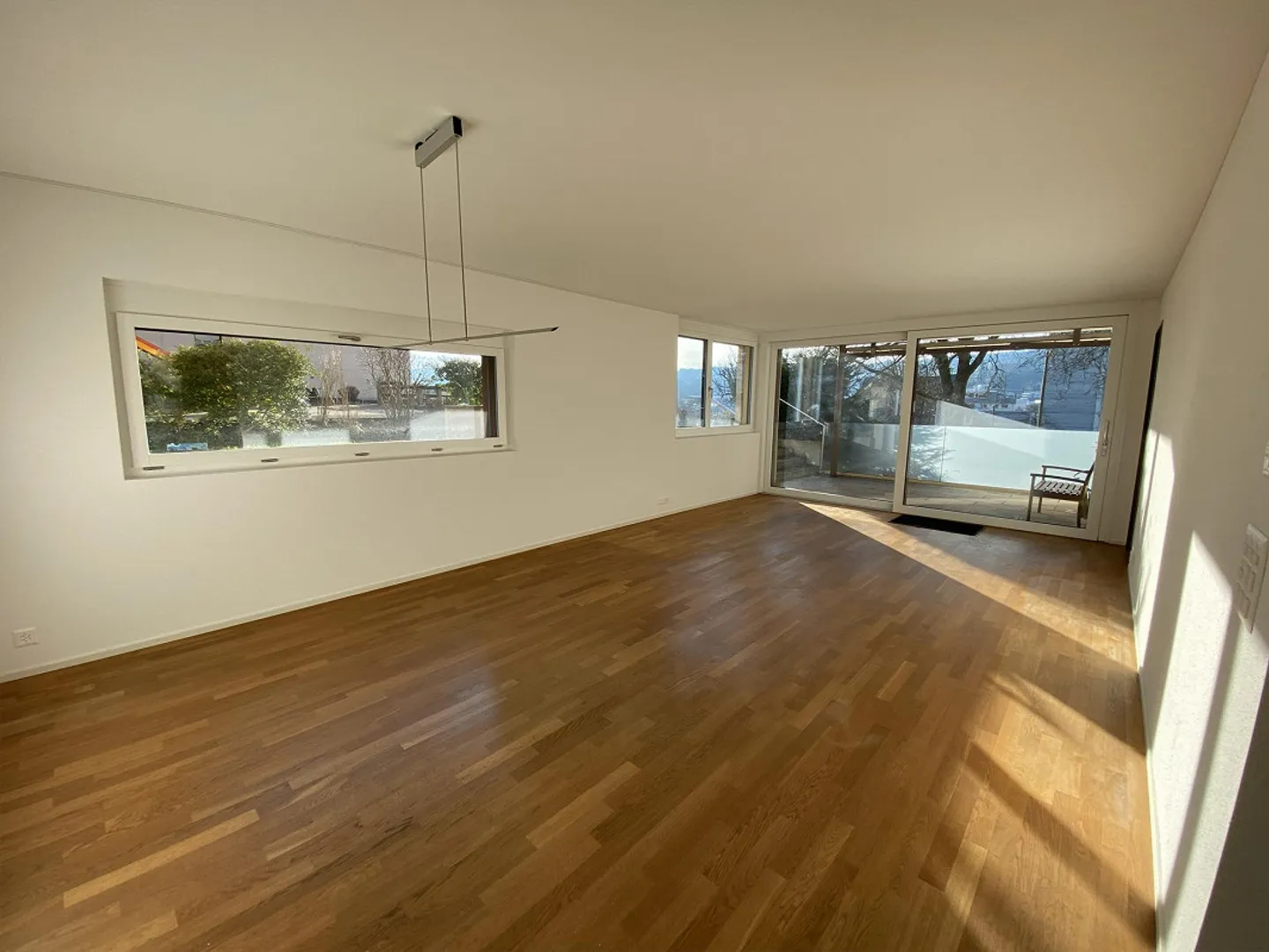 98 m2 - 350m dalla stazione - standard di proprietà moderno - Foto 1 di 11