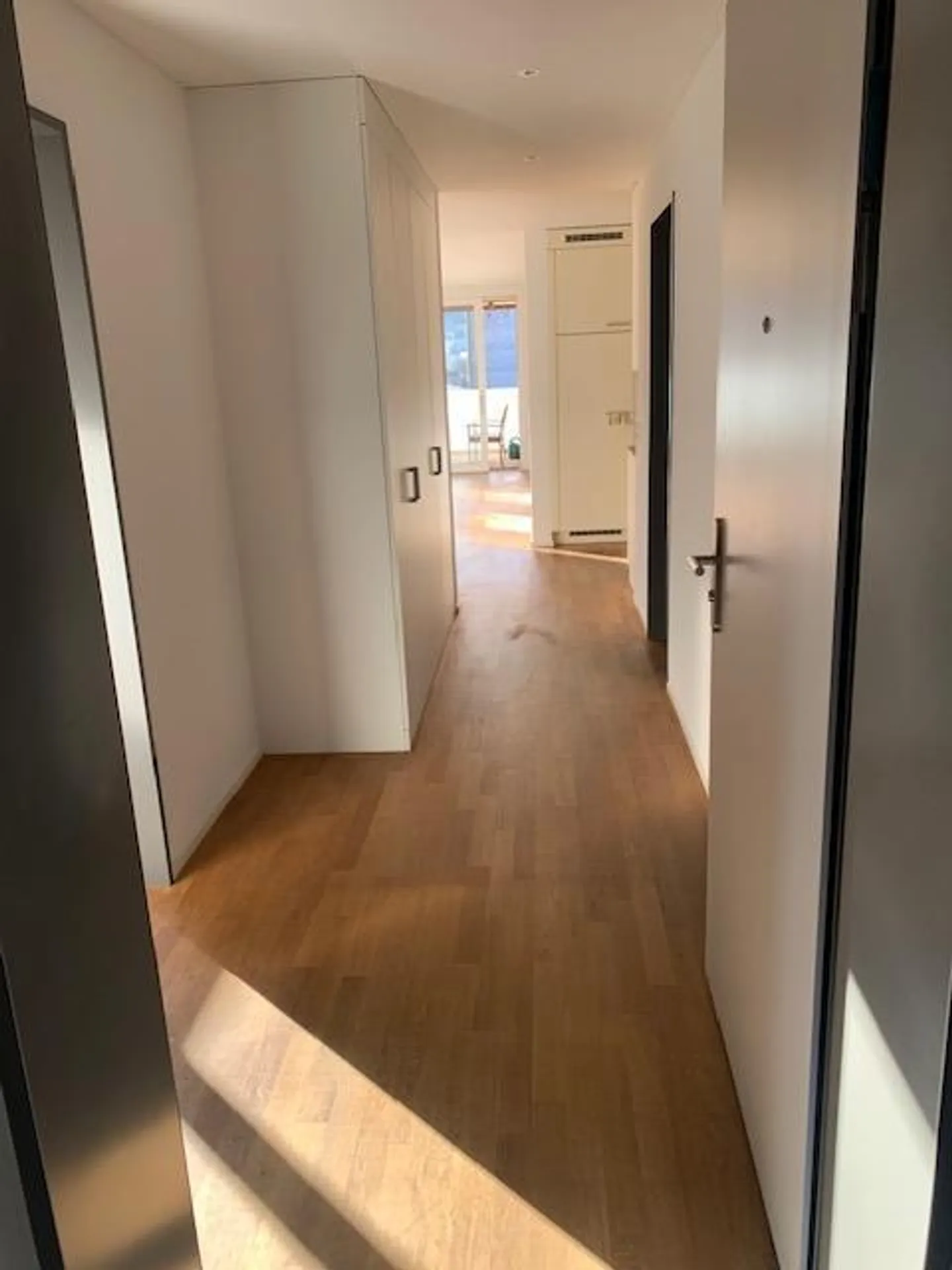 98 m2 - 350m dalla stazione - standard di proprietà moderno - Foto 4 di 11