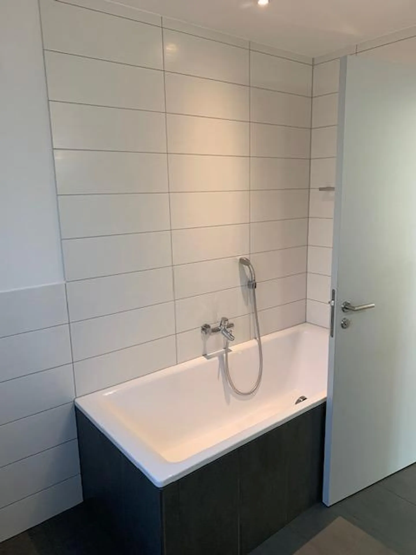 98 m2 - 350m dalla stazione - standard di proprietà moderno - Foto 9 di 11