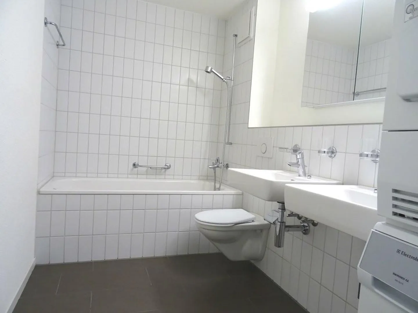 Appartamento attico moderno in periferia - Foto 8 di 10