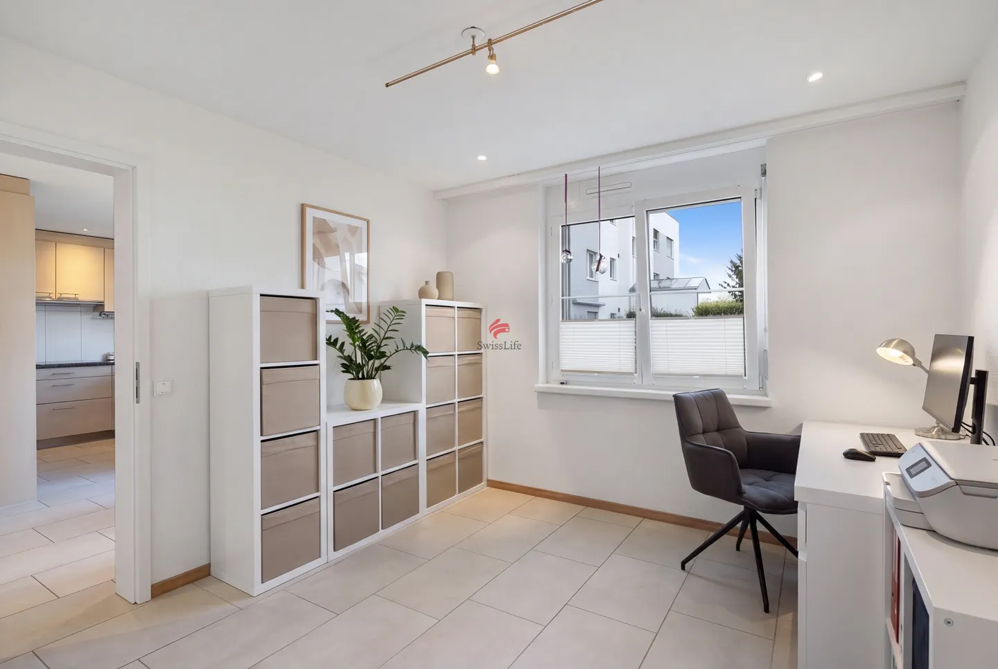 Charming Maisonette Apartment - Photo 7 of 13