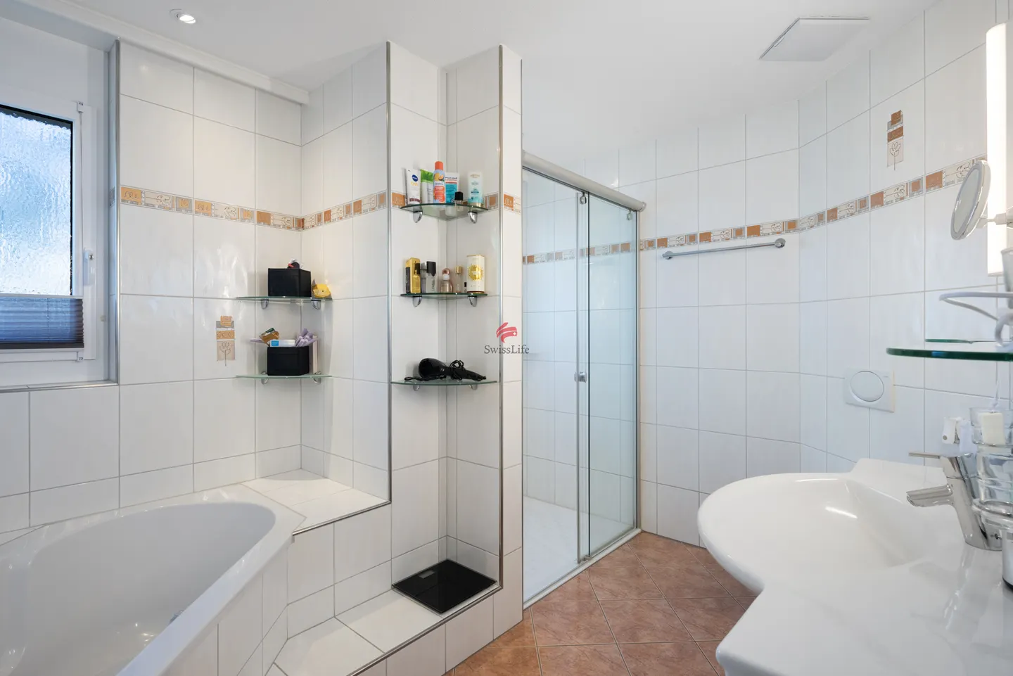 Charming Maisonette Apartment - Photo 9 of 13