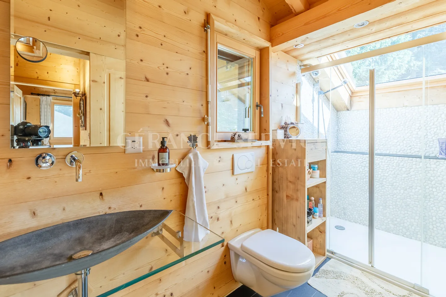 In Paradise - Photo 15 of 25