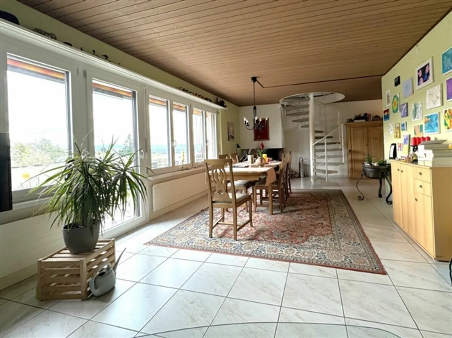 Centrale, tranquilla, soleggiata e in cima - con parcheggio incluso! - Foto 3 di 16