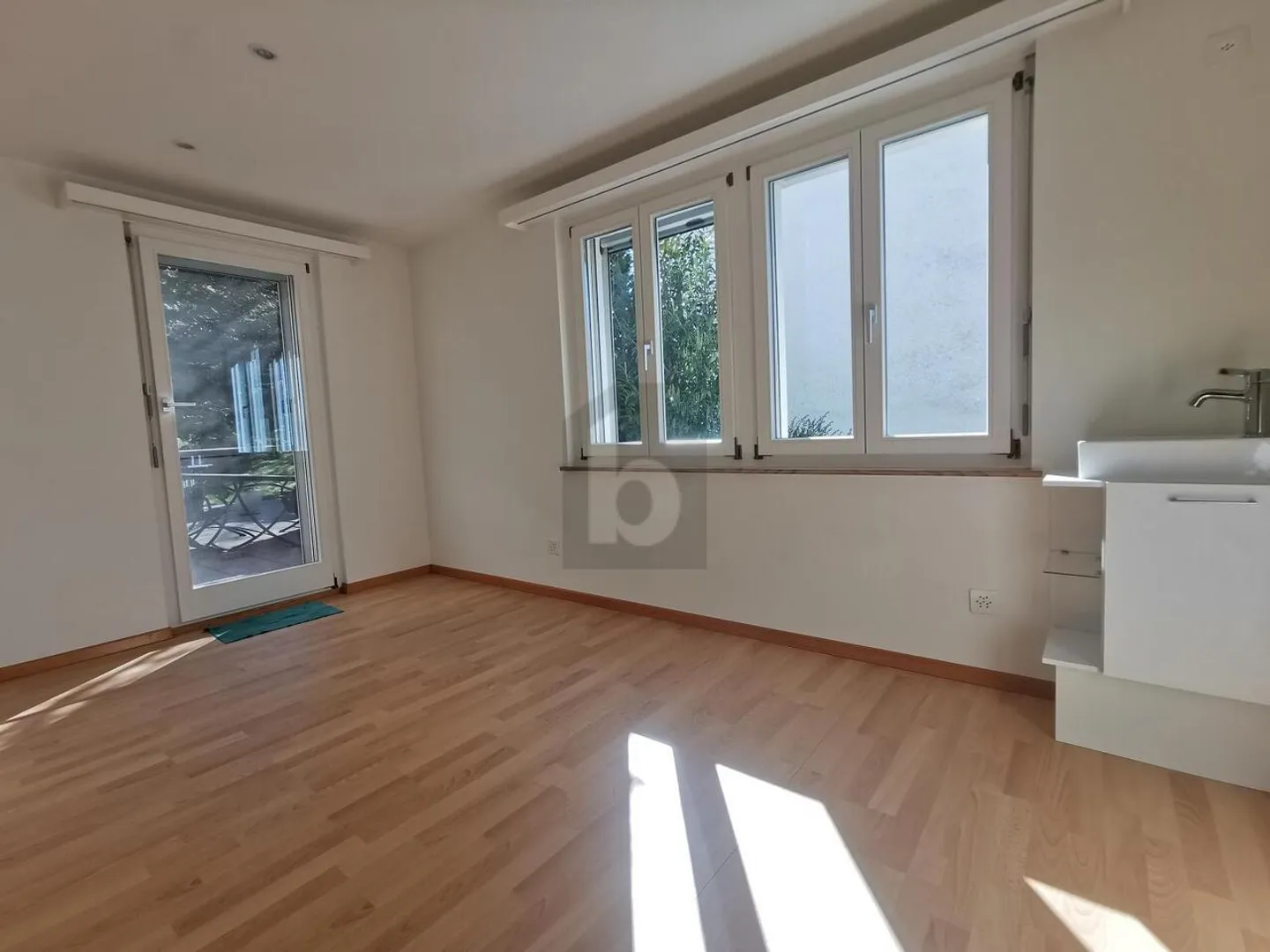Apartment for rent - Photo 3 of 6