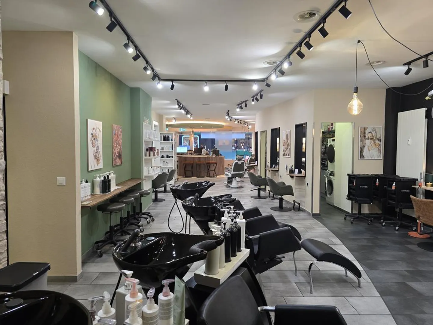 Salon de coiffure meublé au rez-de-chaussée à Schifflände - Photo 6 sur 12