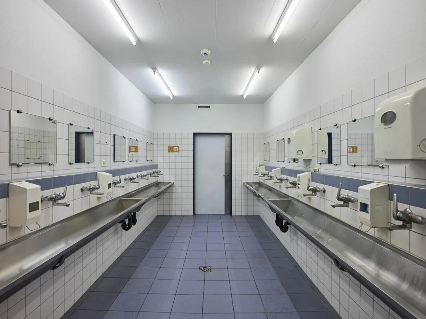 Versatile Commercial Space in Triengen - Photo 17 of 19