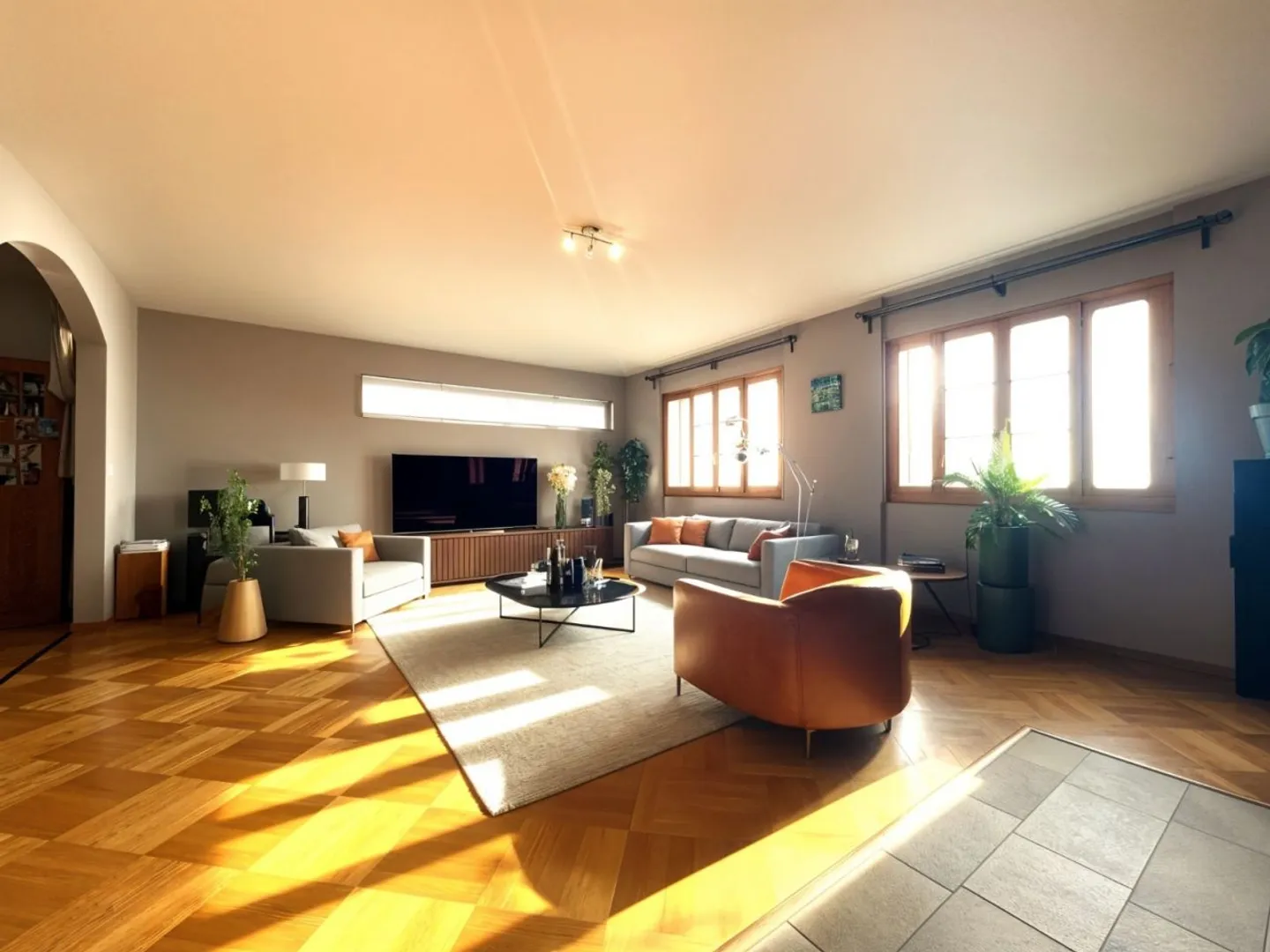 Magnifica casa a schiera con 8,5 stanze e vista mozzafiato sulle Alpi / 5 camere da letto / 2 bagni / terrazza, balcone e giardino di 800m². - Foto 3 di 13