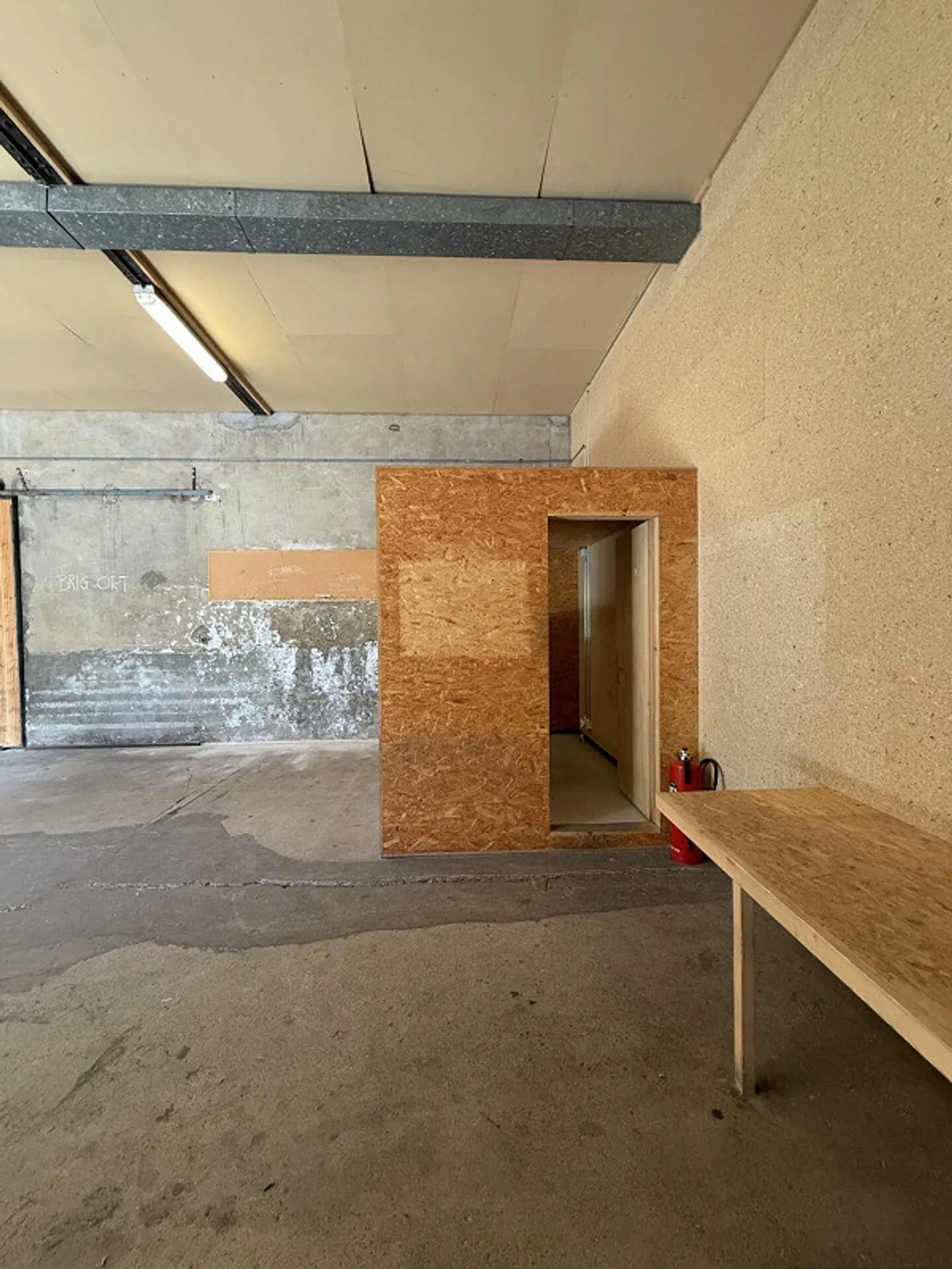 Storage space in freight shed - Brig station - Photo 2 of 3