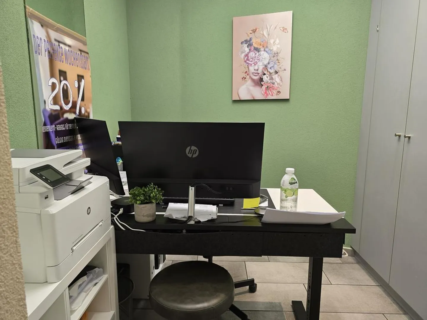 Salon de coiffure meublé au rez-de-chaussée à Schifflände - Photo 10 sur 12