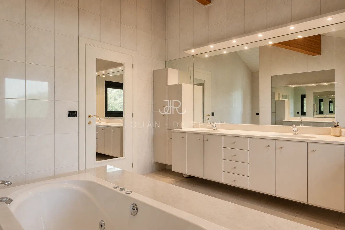 Stunning Villa by Lake Geneva - Photo 6 of 8