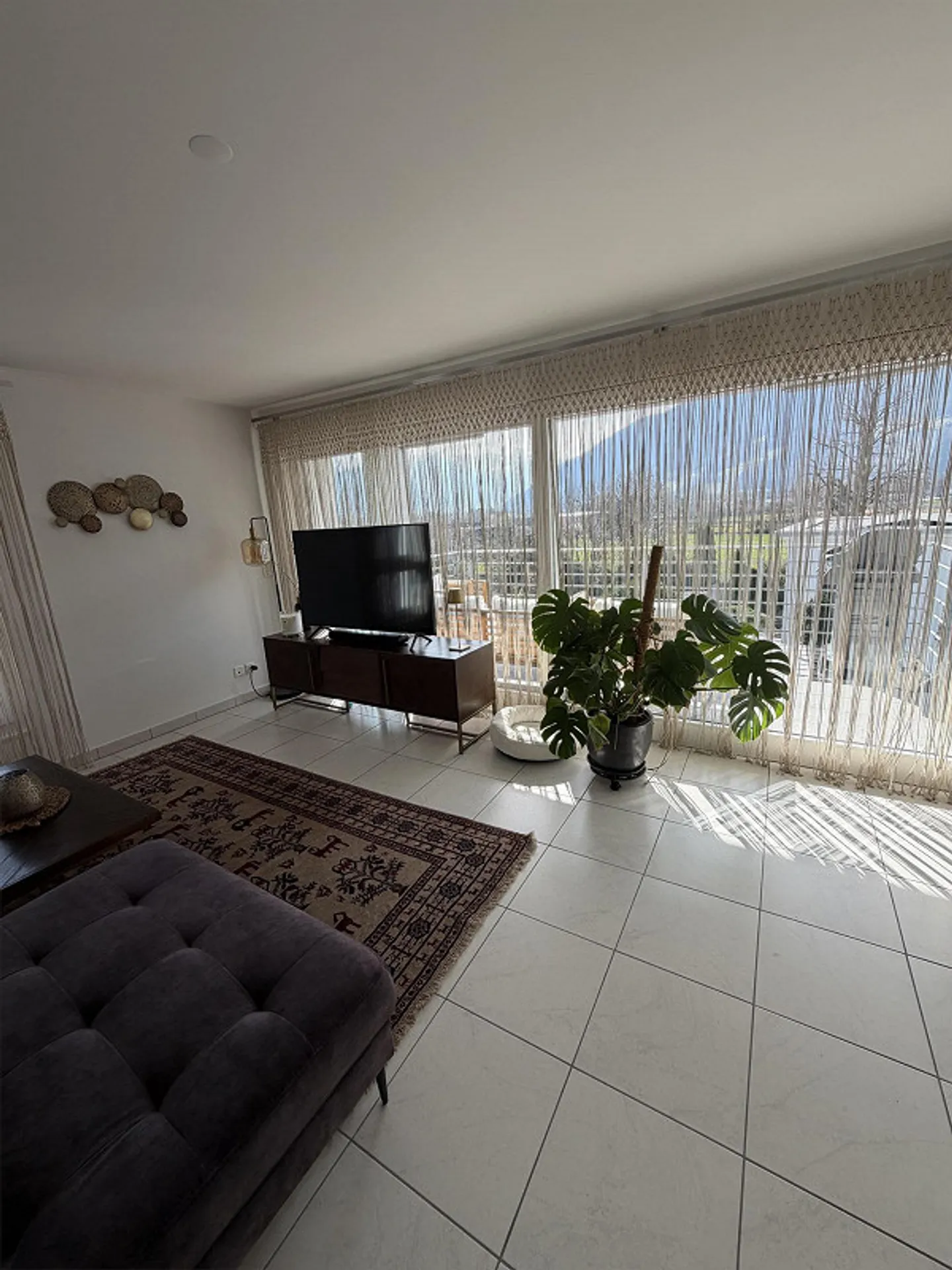 Exclusive Maisonette Living Experience in Maienfeld – 4.5 Rooms - Photo 2 of 28