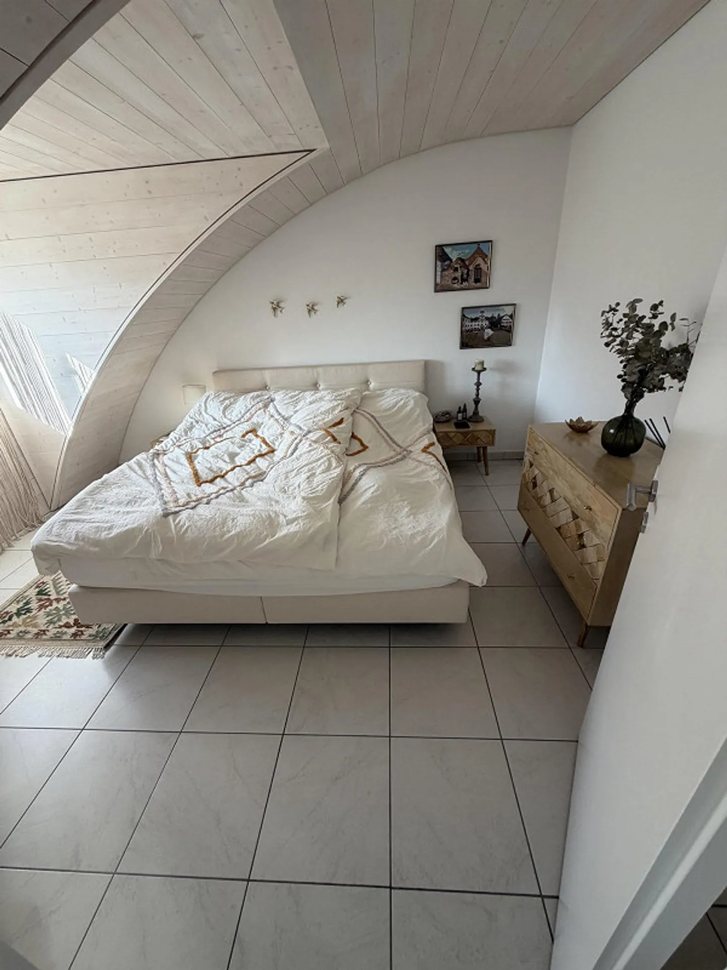 Exclusive Maisonette Living Experience in Maienfeld – 4.5 Rooms - Photo 3 of 28