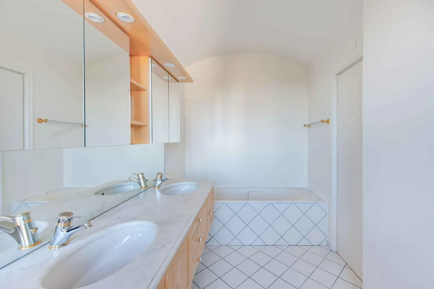Appartamento 7.5 stanze - Foto 10 di 12