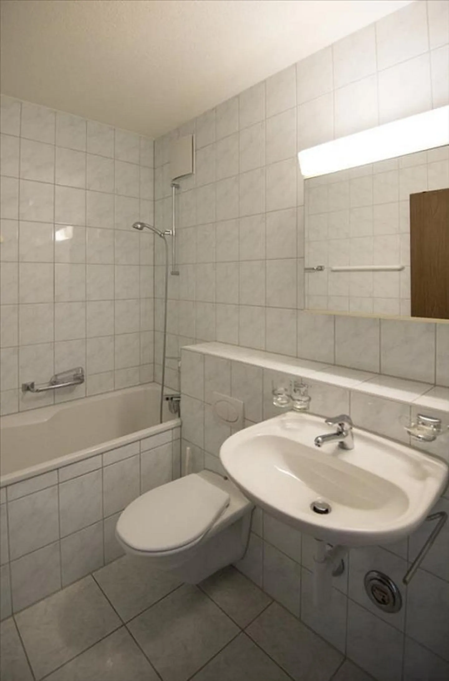 Appartamento moderno in una posizione centrale - Foto 4 di 8