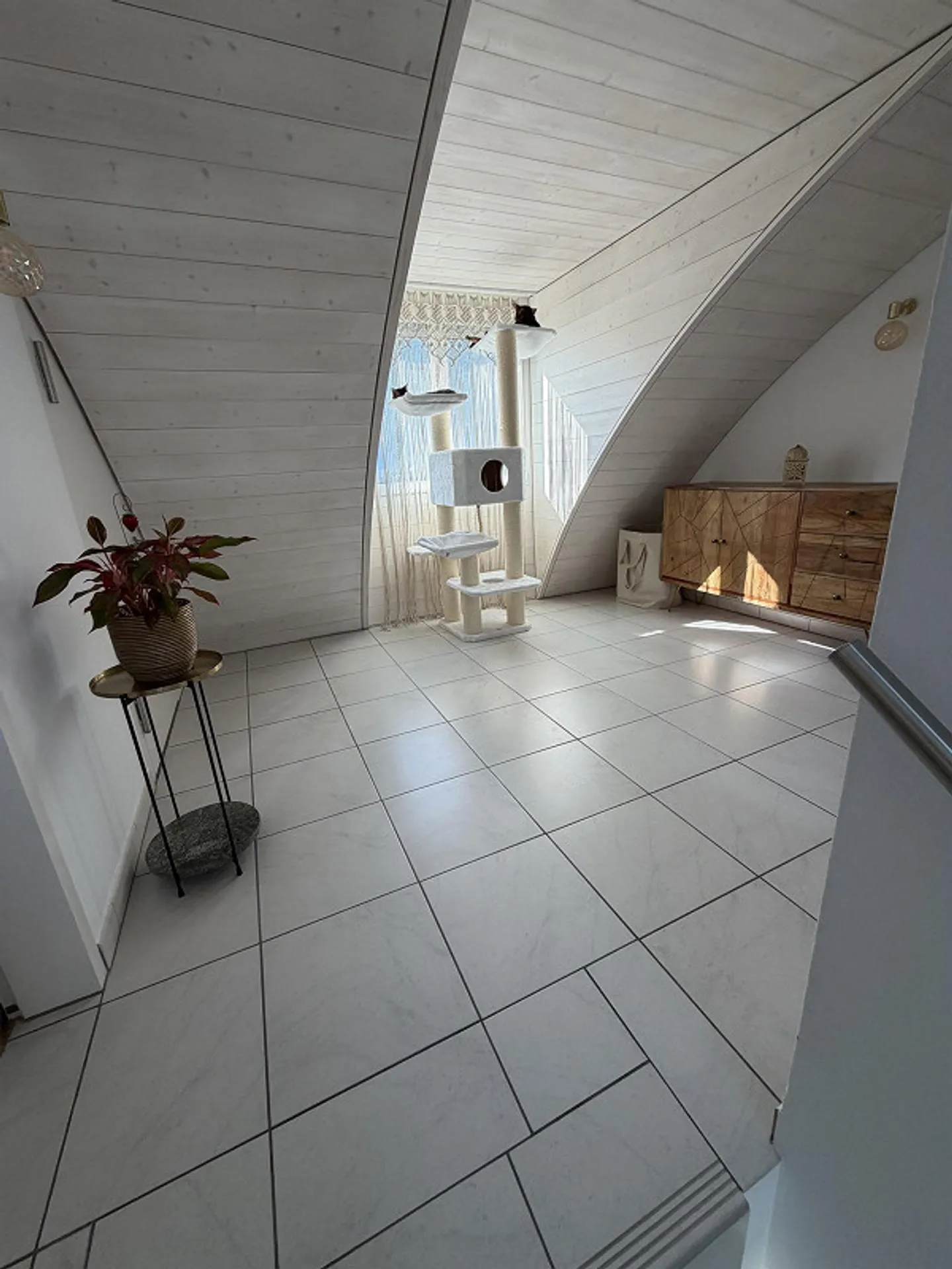 Exclusive Maisonette Living Experience in Maienfeld – 4.5 Rooms - Photo 8 of 28