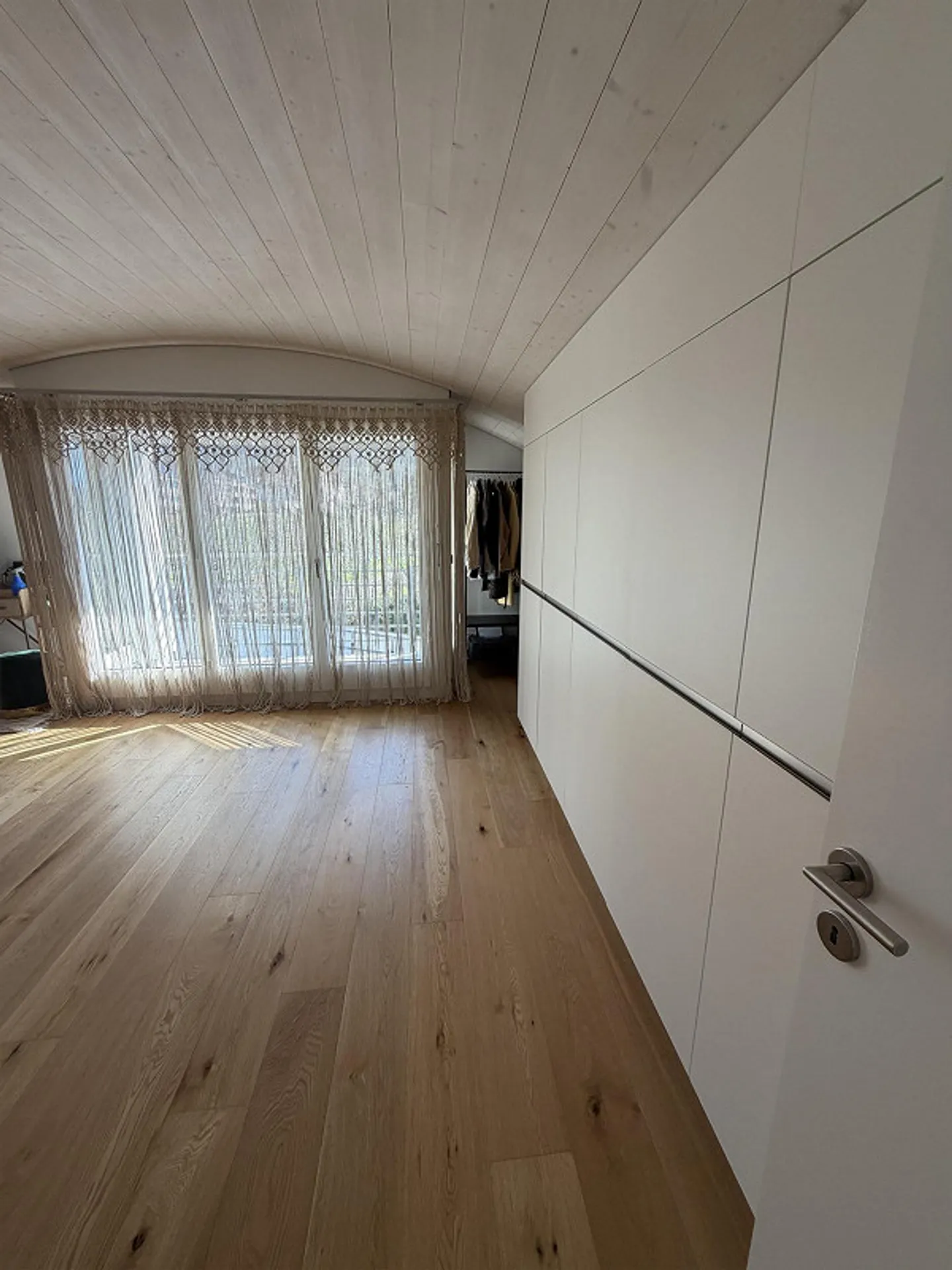 Exclusive Maisonette Living Experience in Maienfeld – 4.5 Rooms - Photo 10 of 28