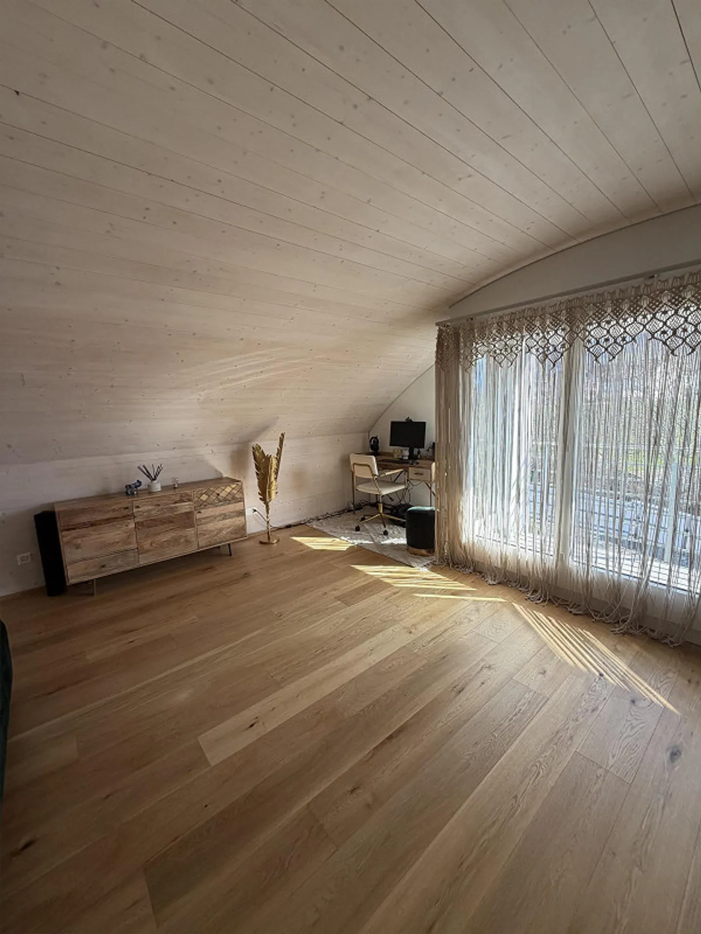 Exclusive Maisonette Living Experience in Maienfeld – 4.5 Rooms - Photo 12 of 28