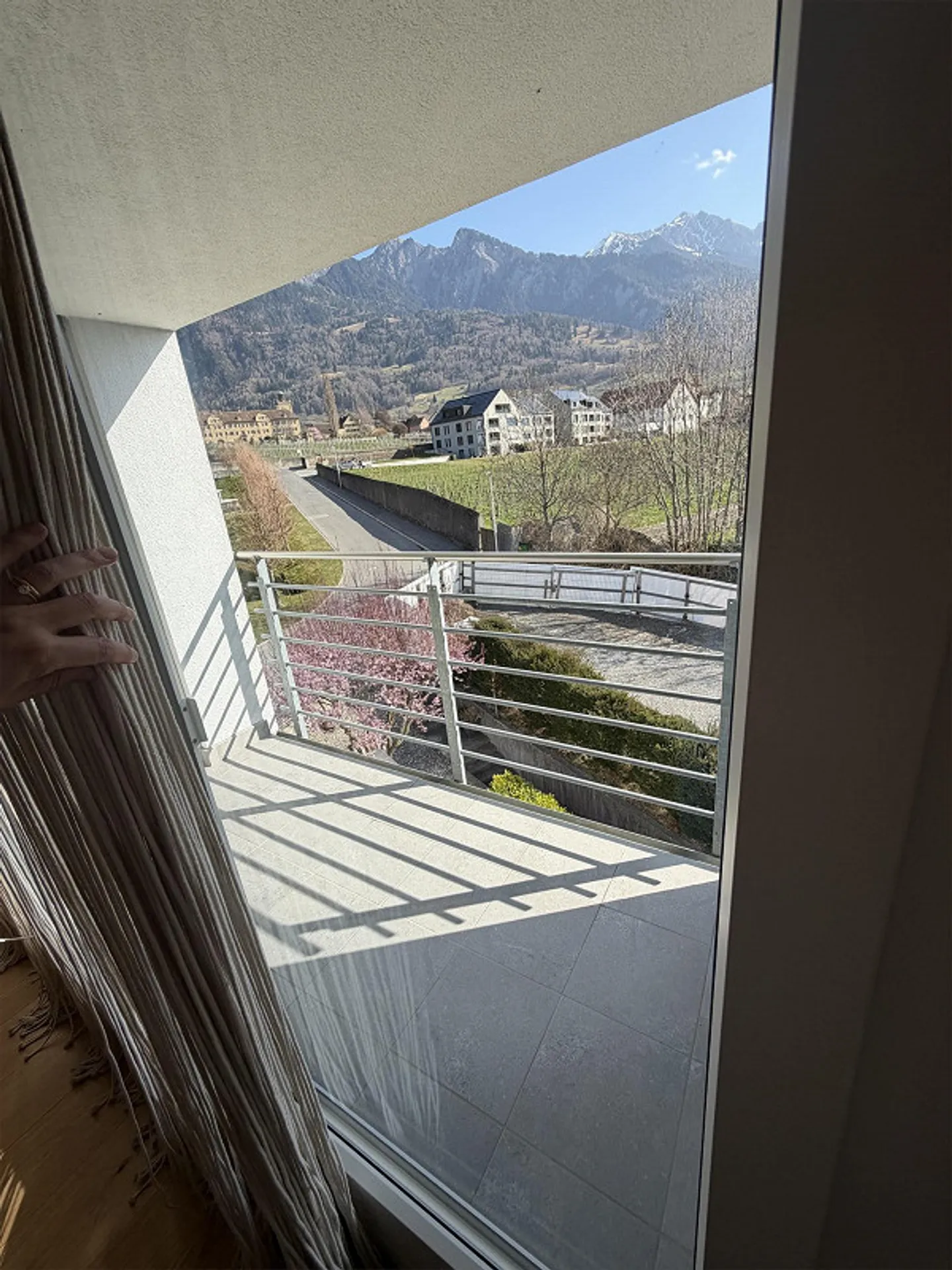 Exclusive Maisonette Living Experience in Maienfeld – 4.5 Rooms - Photo 15 of 28