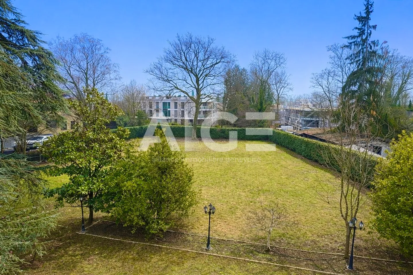 Villa de caractère avec parc - Photo 1 sur 11