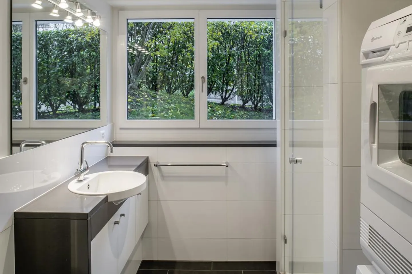 Urban Living in the Green - Photo 9 of 12