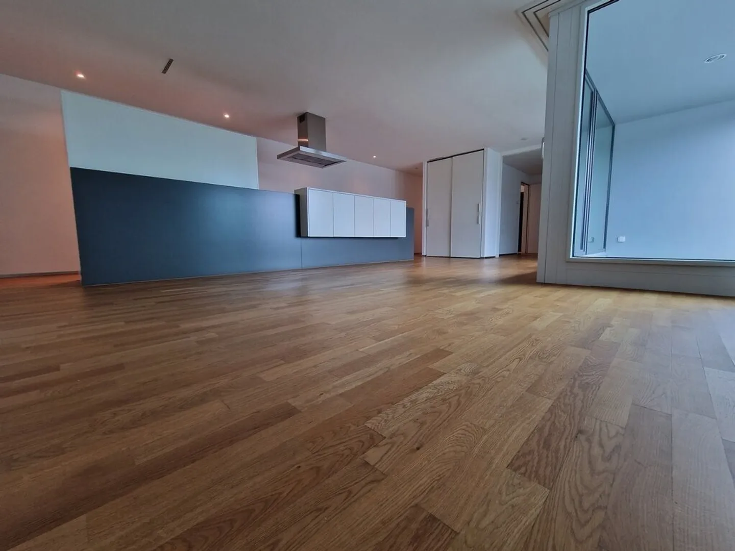 Appartamento in città direttamente sul lago - Foto 2 di 7