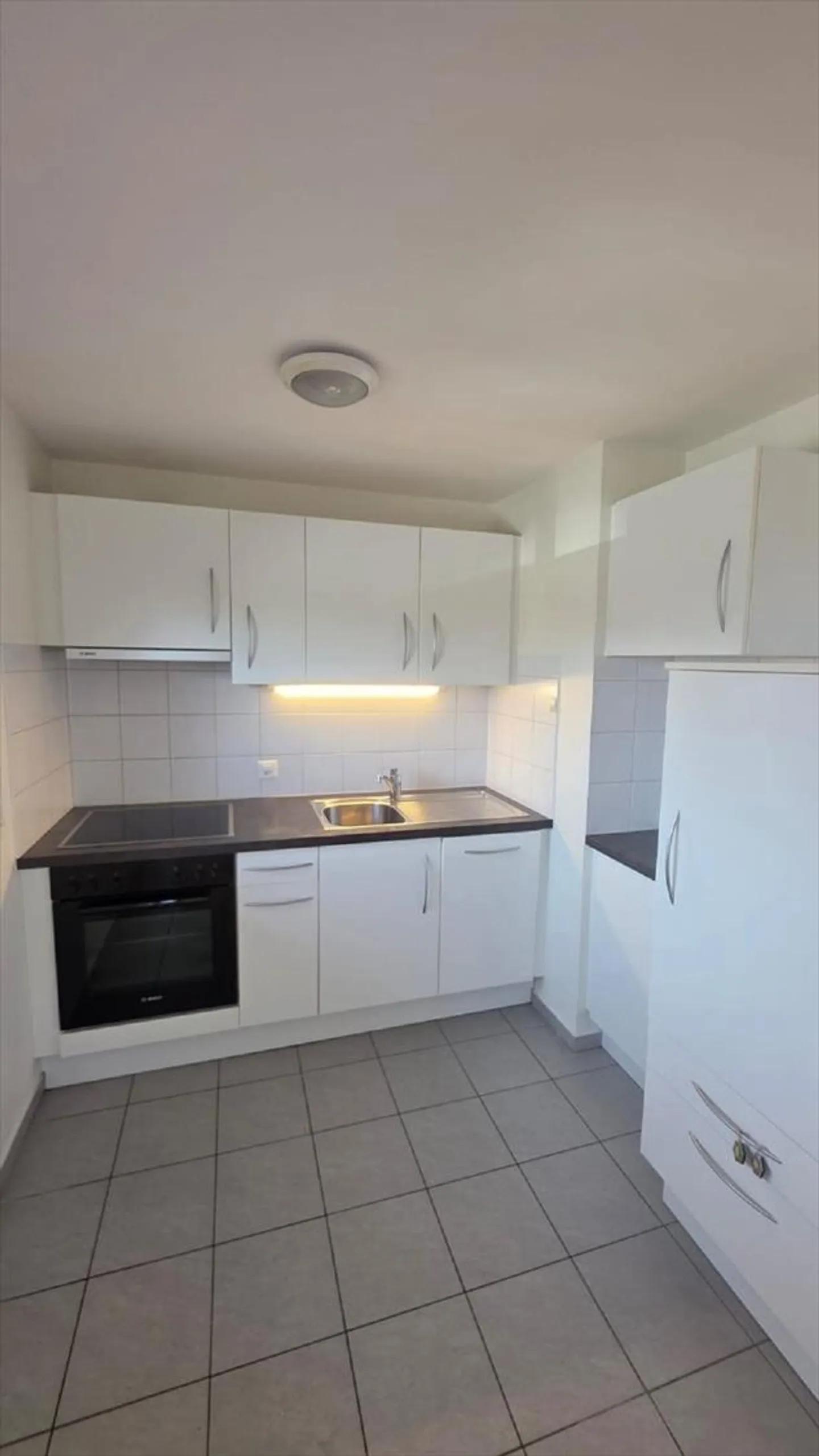 BEL STUDIO AVEC BALCON ET JOLIE VUE - Photo 1 sur 6