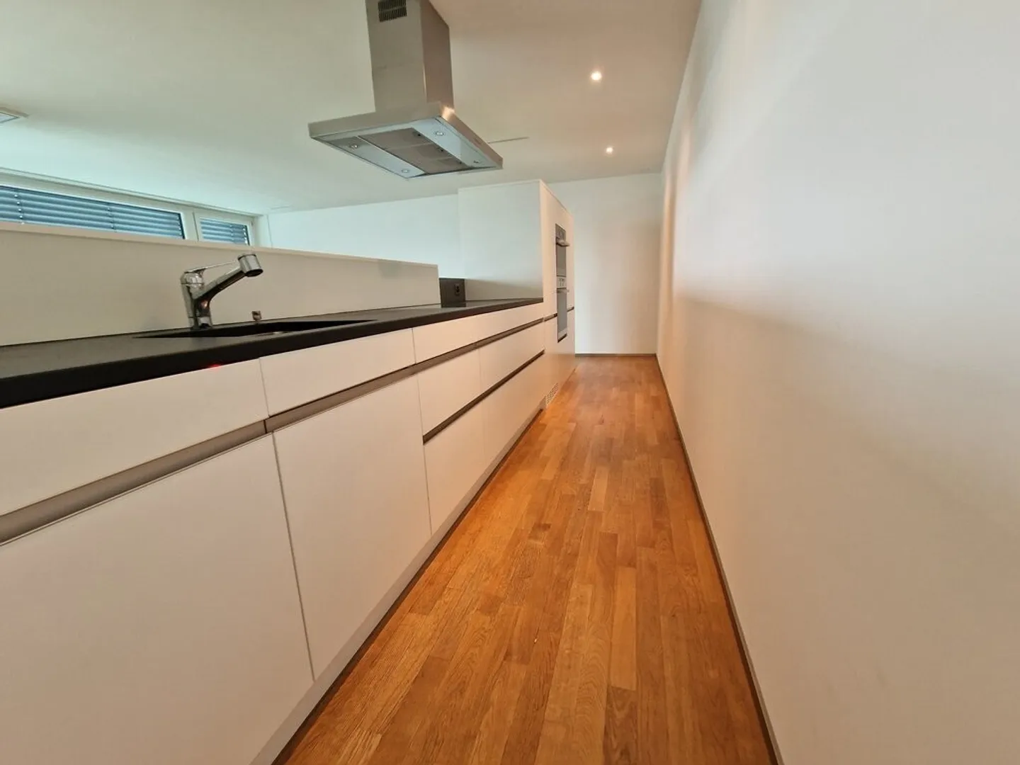 Appartamento in città direttamente sul lago - Foto 3 di 7