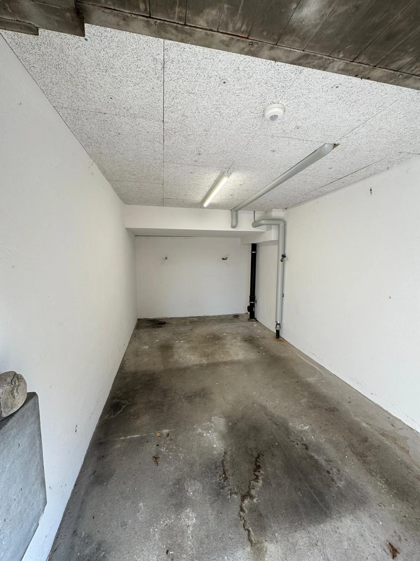 Praktische Garagenbox zu Vermieten - Foto 2 von 2