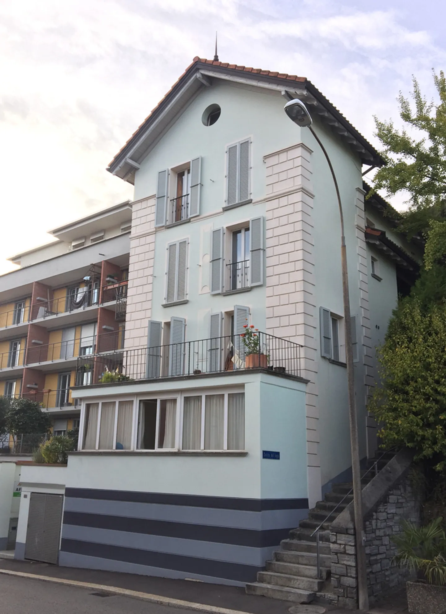 MURALTO, AFFITTASI MONOLOCALE CON VISTA LAGO
 - Foto 1 di 9