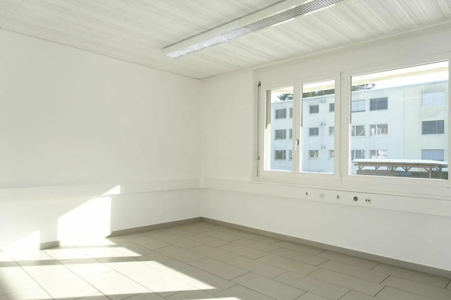 Therapieraum mit div. Praxisräume im EG & UG - Foto 16 di 30