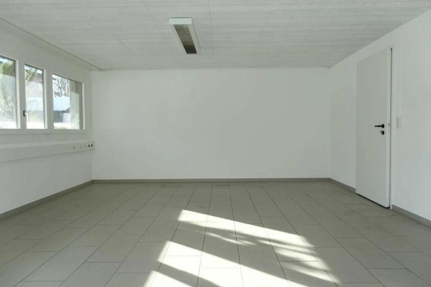 Therapieraum mit div. Praxisräume im EG & UG - Foto 22 di 30