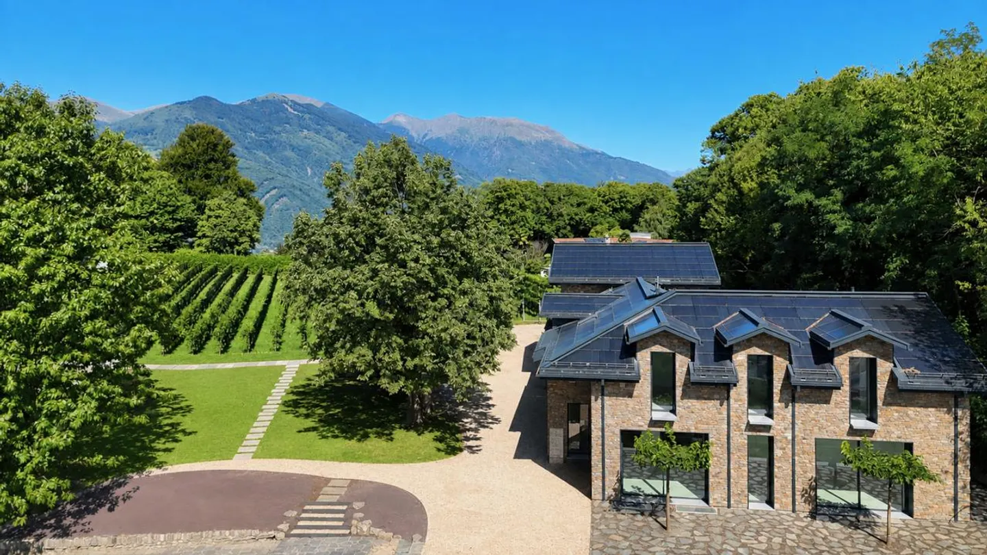 Exklusive Villa Umgeben von Weinbergen mit Offener Sicht auf den See - Foto 5 von 6