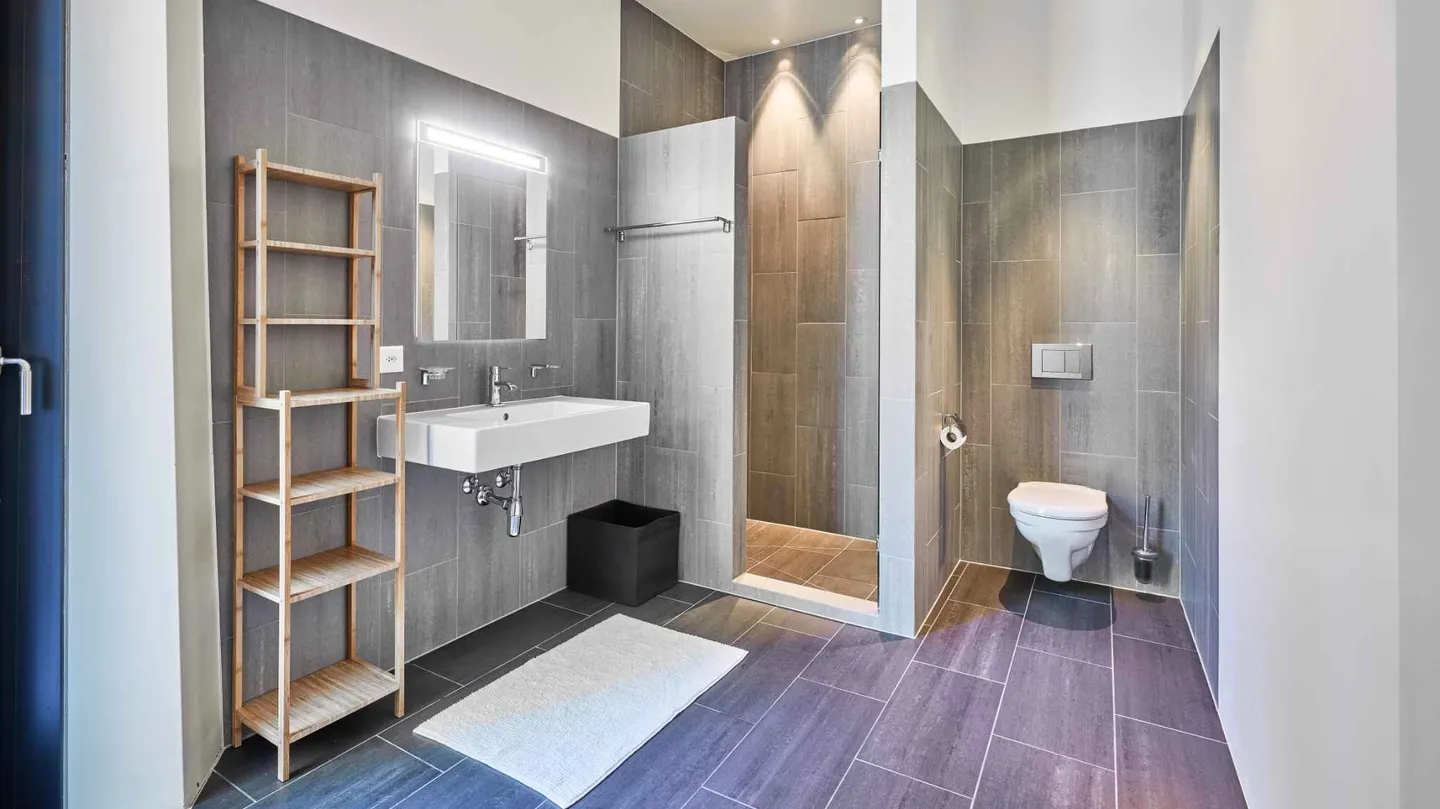 Contemporary Garden Apartment - Photo 7 of 10