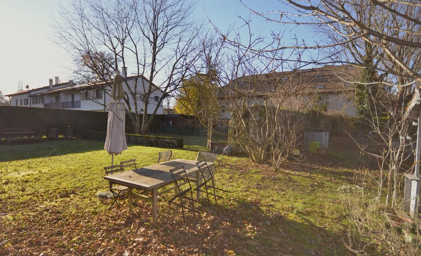 Charming Renovated Studio - Photo 6 of 6