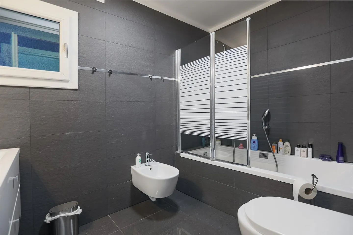 PREGASSONA 4.5-room apartment with large balcony and open view - Photo 8 of 30